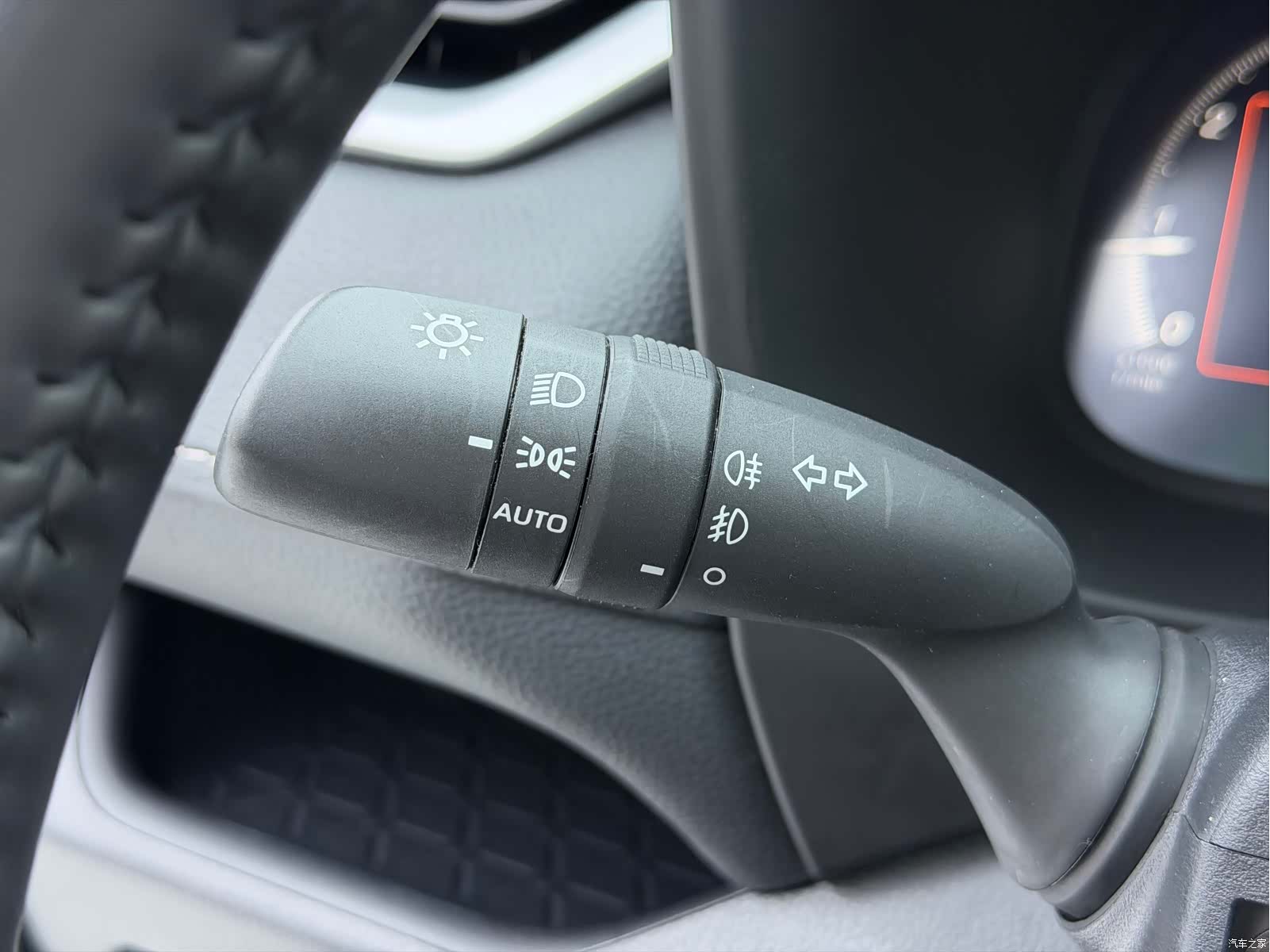 Toyota RAV4, 2024 10