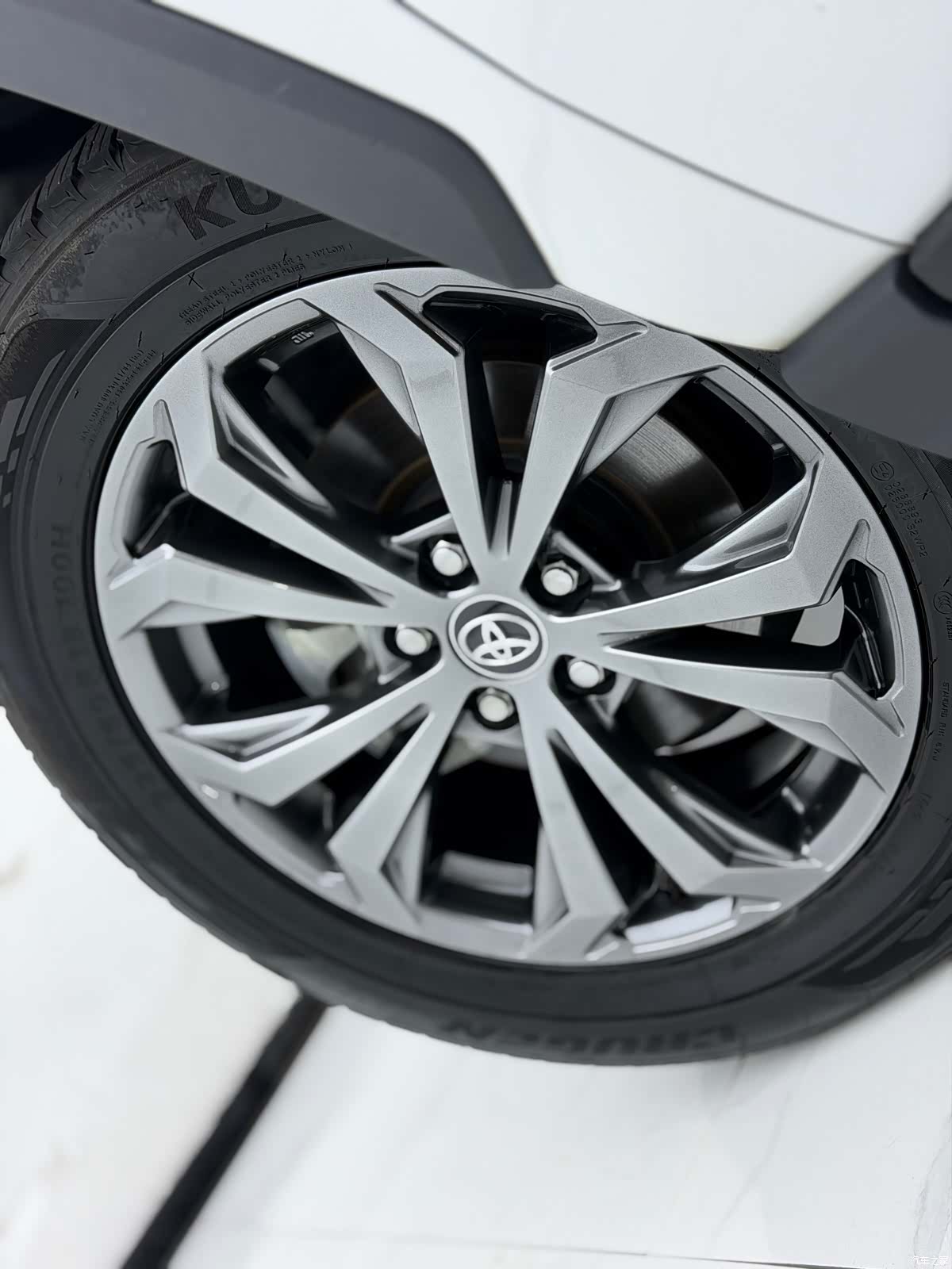 Toyota RAV4, 2024 29