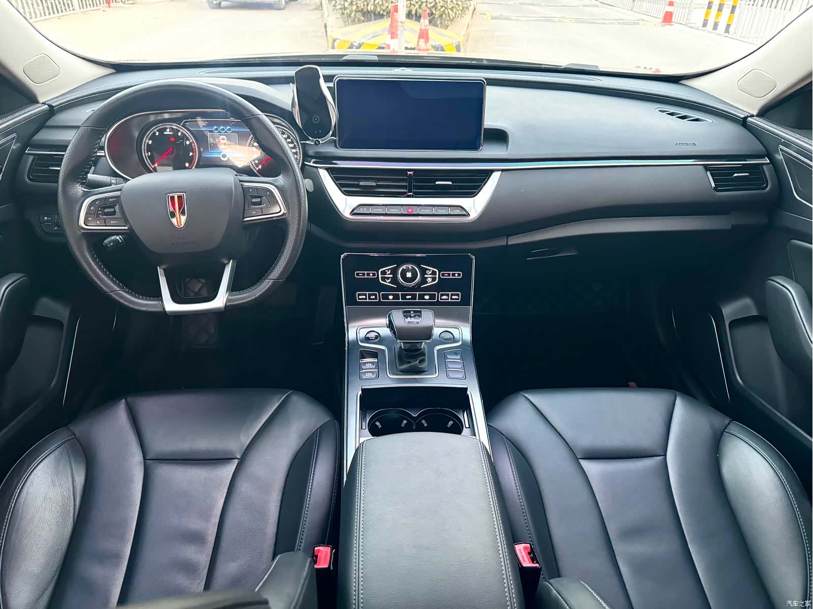 Hongqi H5, 2021 4