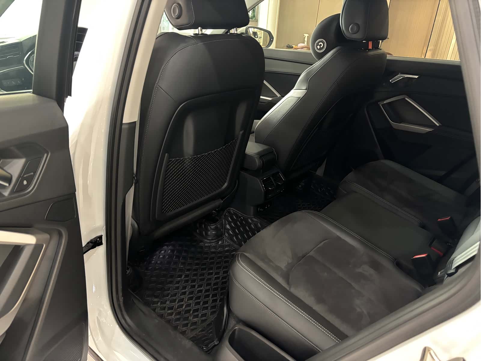 Audi Q3, 2022 10