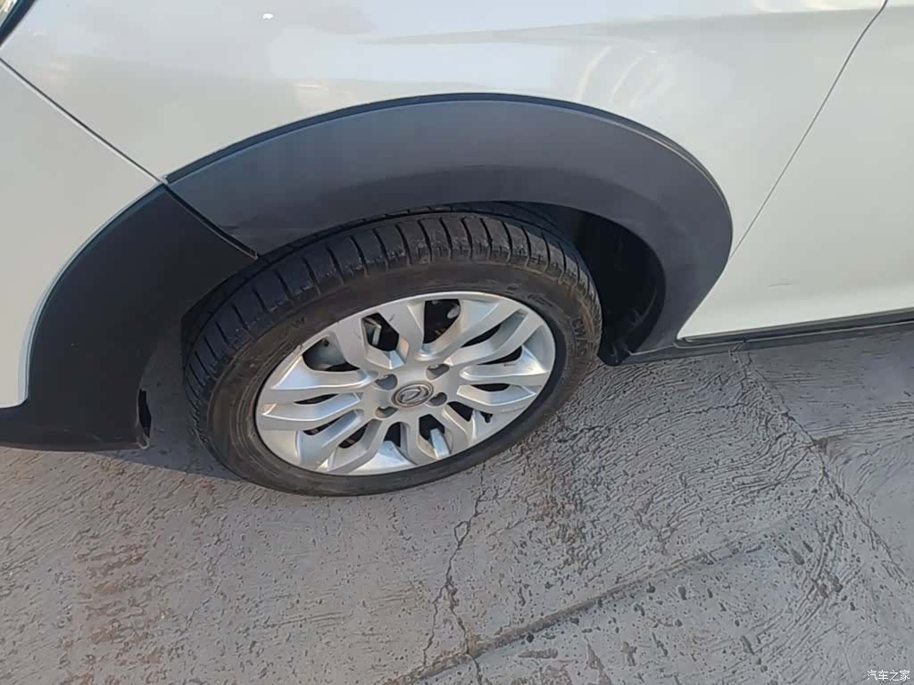 DongFeng AX3, 2016 23