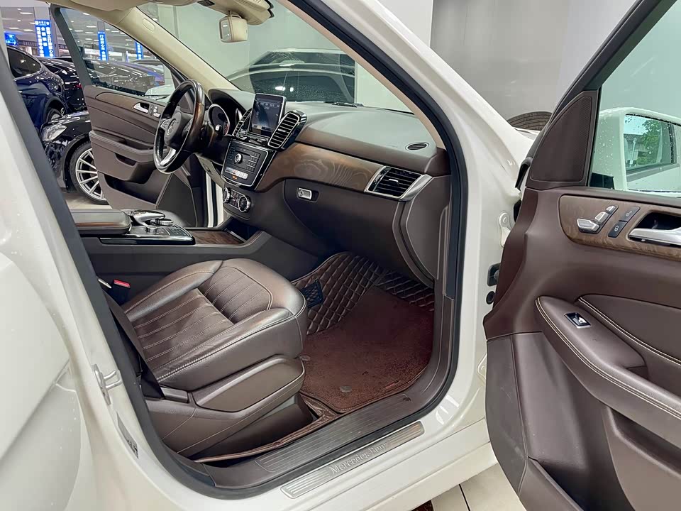 Mercedes-Benz GLE Mercedes-Benz GLE