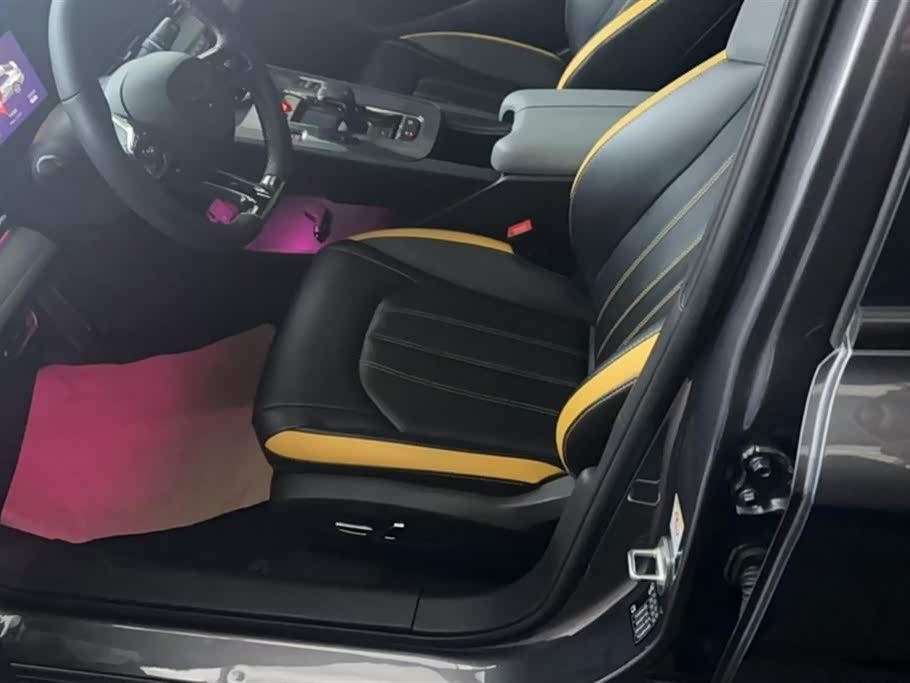 Trumpchi Shadow Leopard