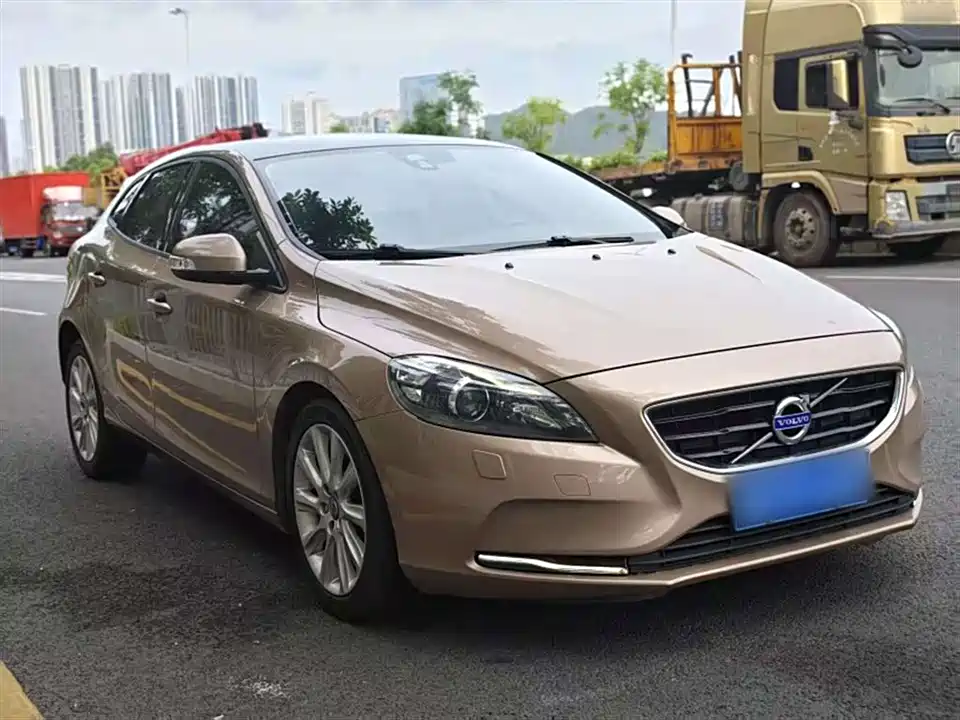 Volvo V40