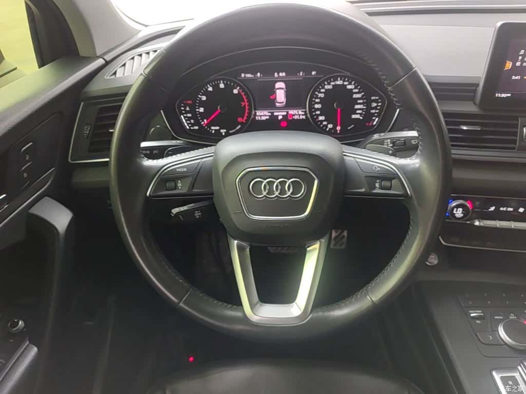 Audi Q5L, 2019 11