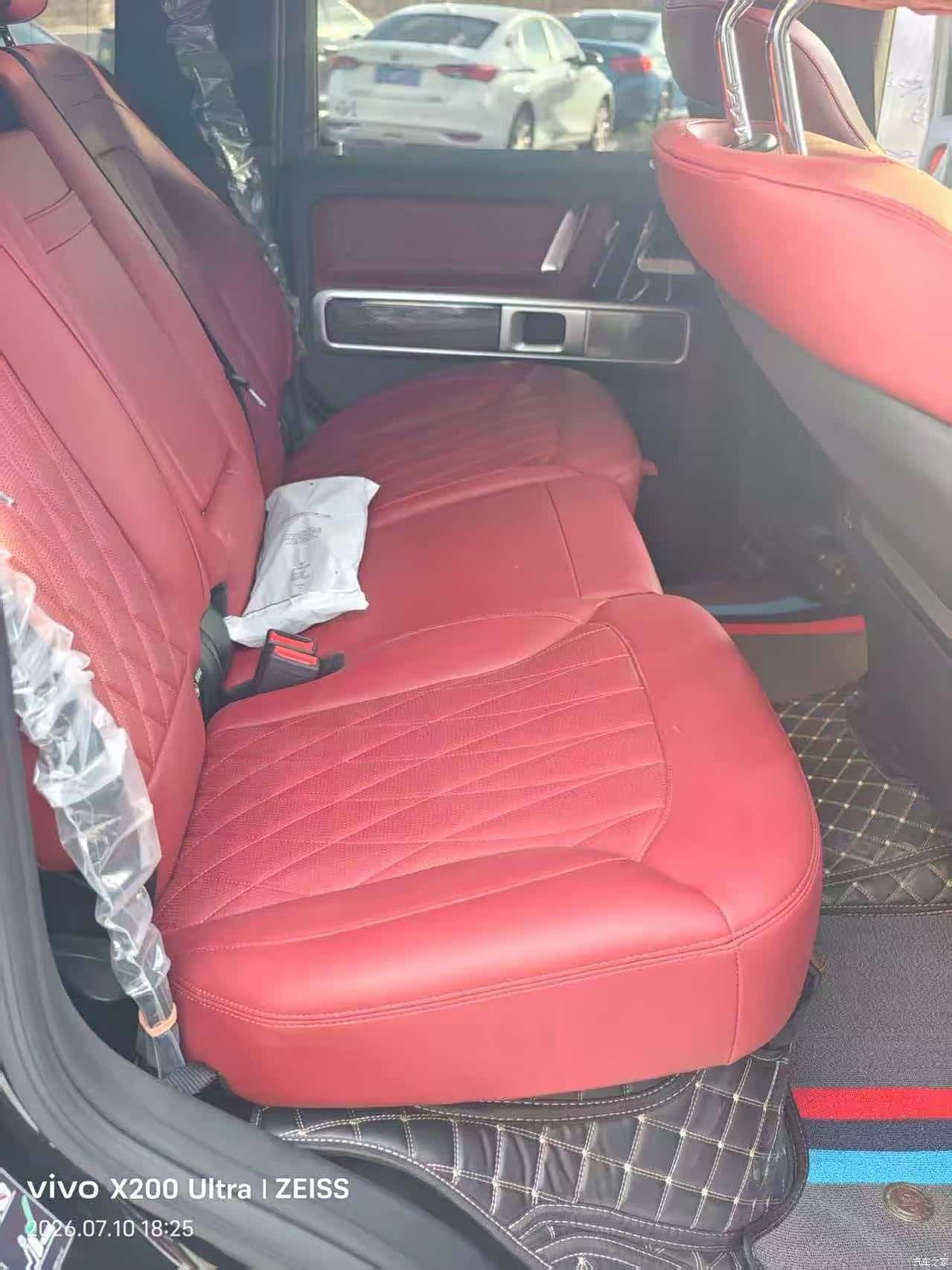 Mercedes-Benz G-Class, 2026 4