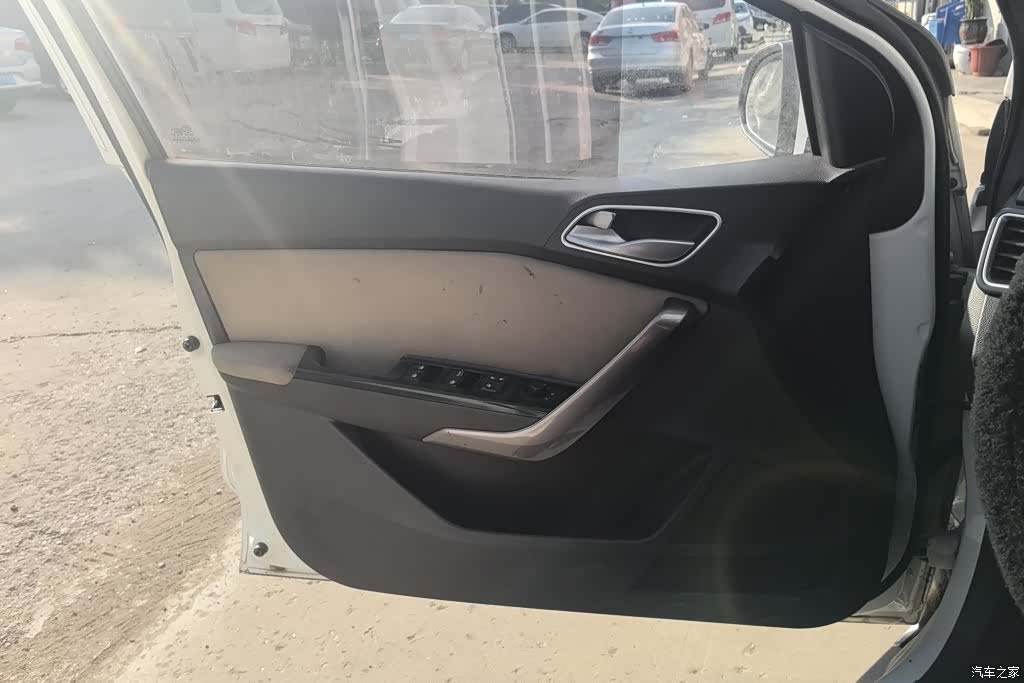Wuling 310W, 2018 7