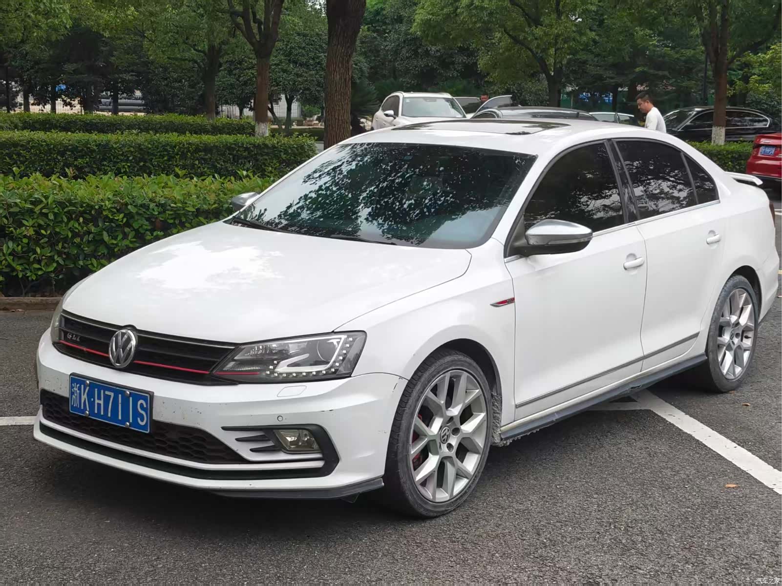 Volkswagen Sagitar, 2016 1