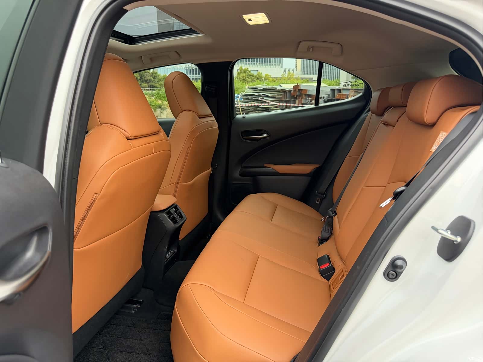 Lexus UX, 2022 все фото