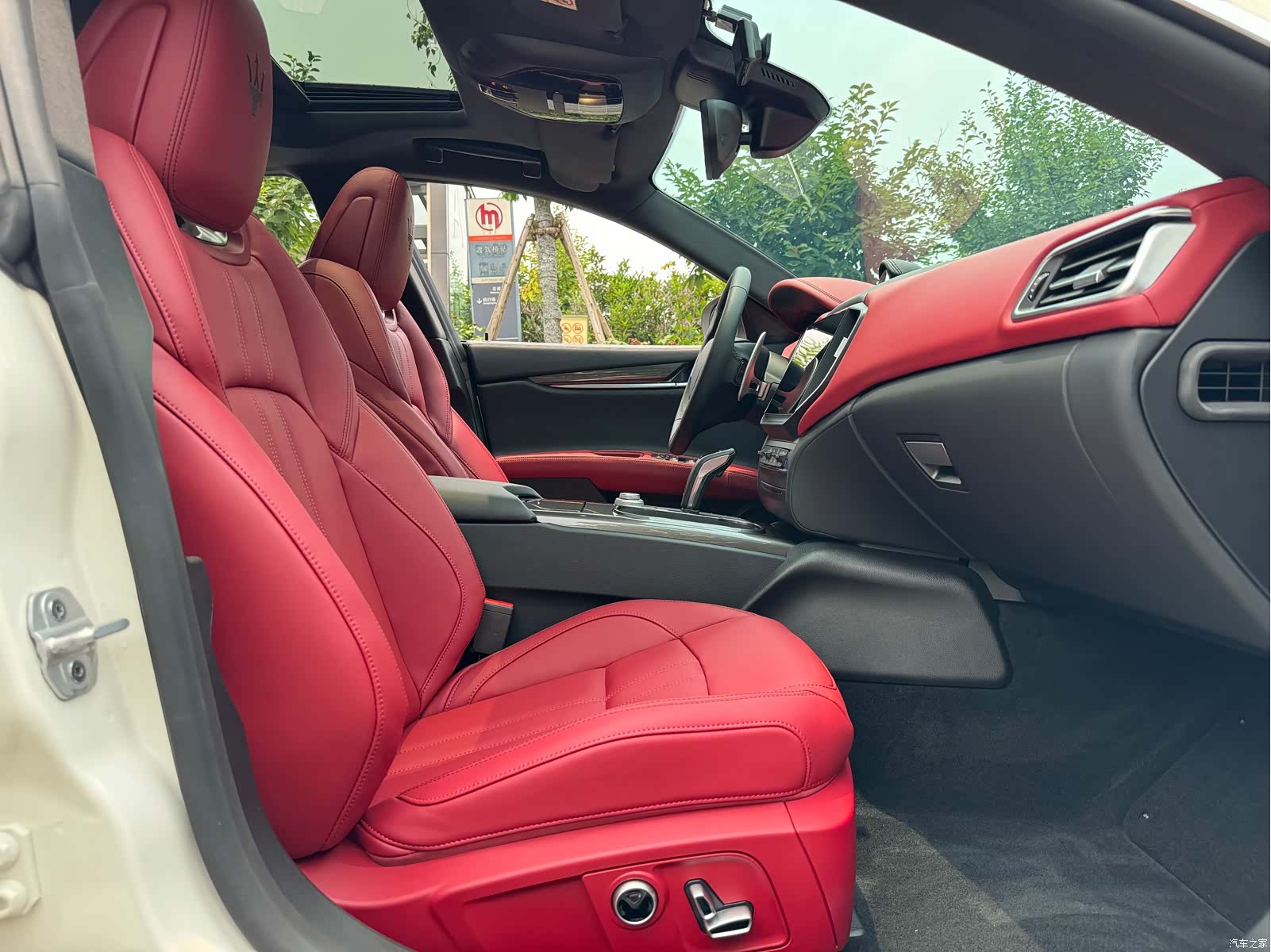 Maserati Ghibli, 2023 7