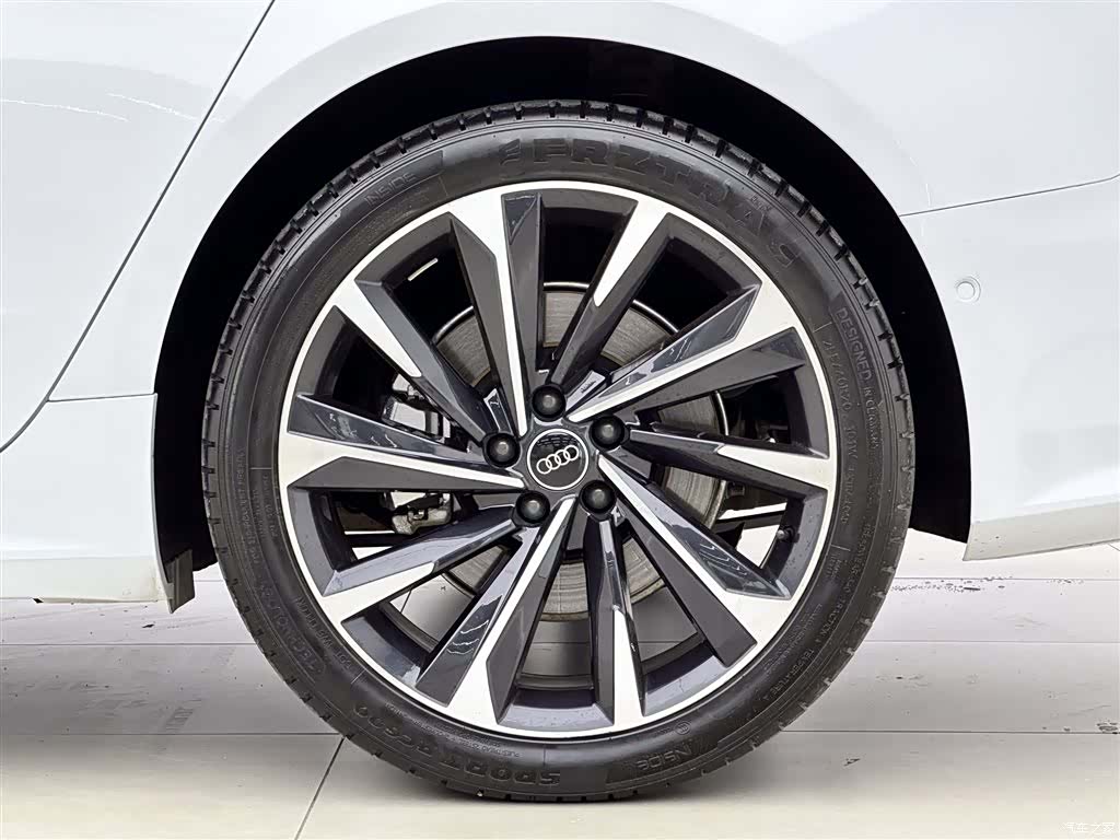 Audi A7L, 2024 17