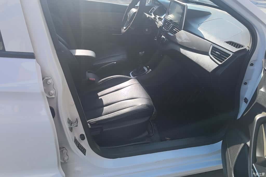 Wuling 310W, 2018 8