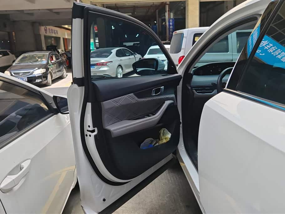 Changan UNI-K Smart iDD