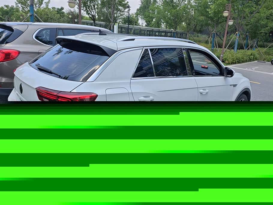 Volkswagen T-ROC exploring Songs