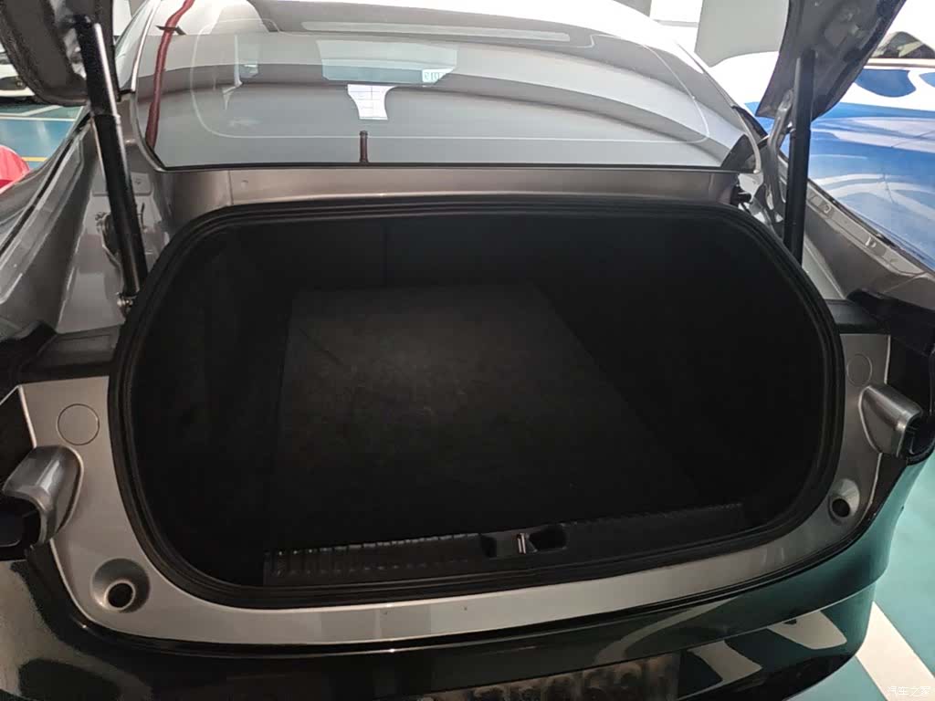 Xpeng P7, 2021 19