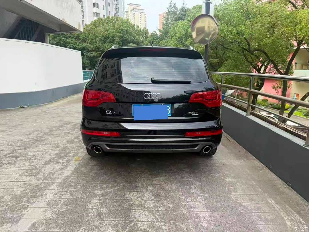 Audi Q7, 2011 3