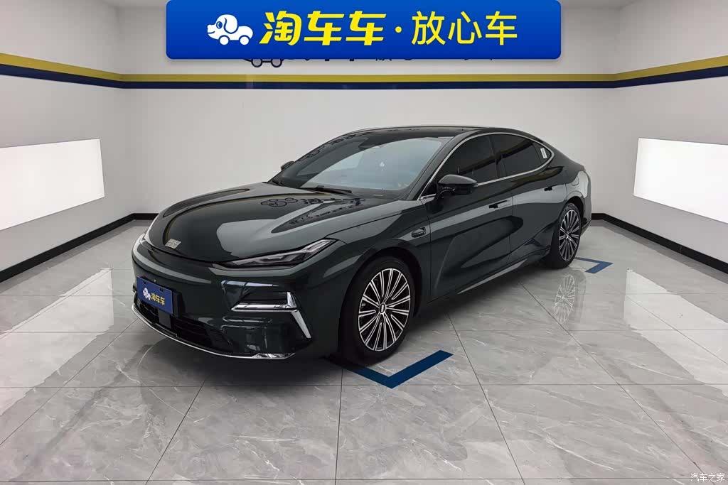 Geely 8, 2025 1