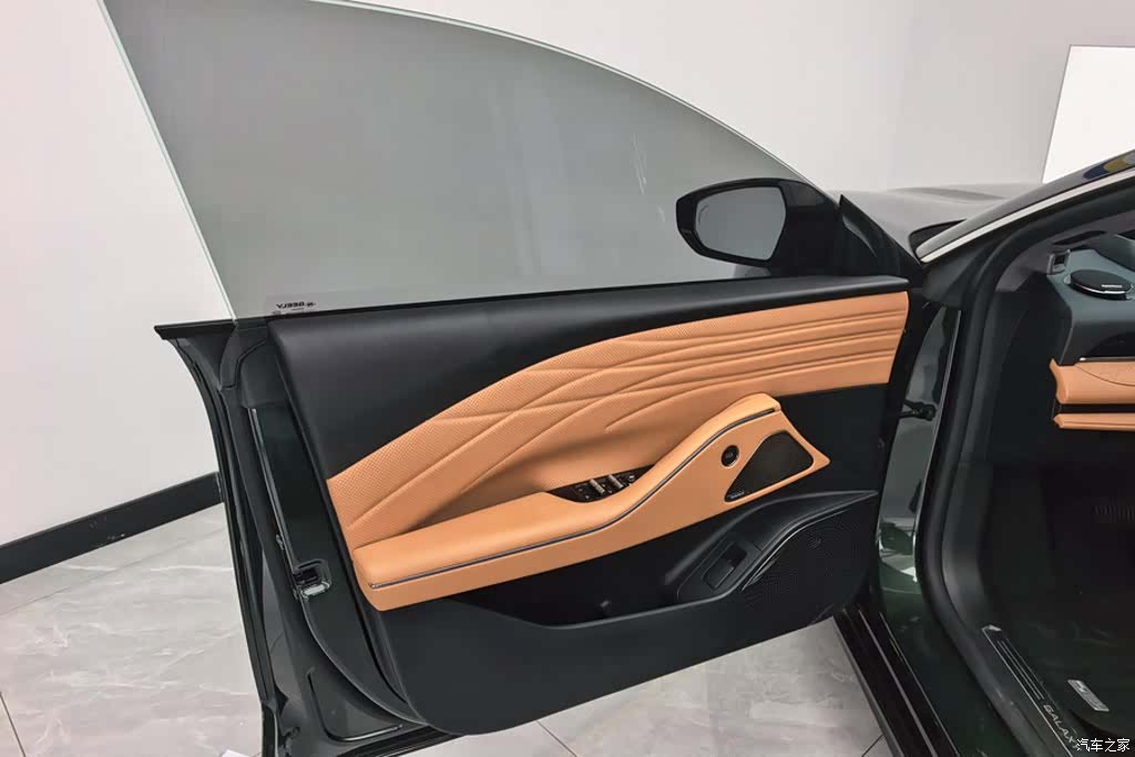 Geely 8, 2025 7
