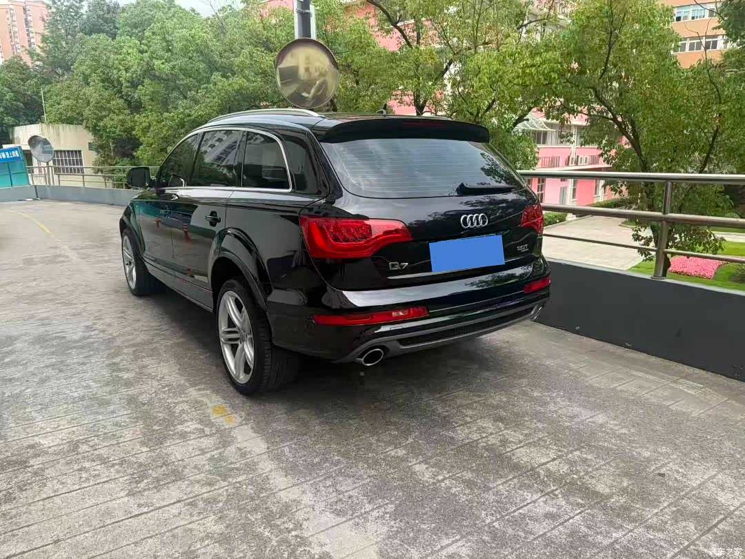 Audi Q7, 2011 4