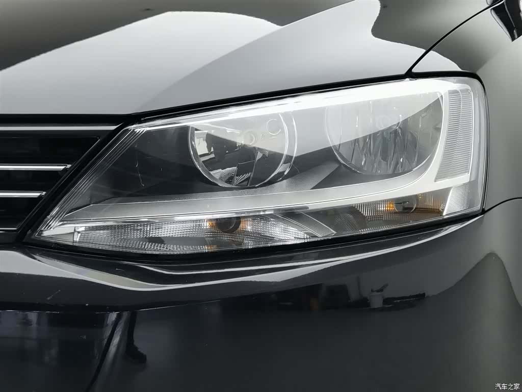 Volkswagen Sagitar, 2014 7