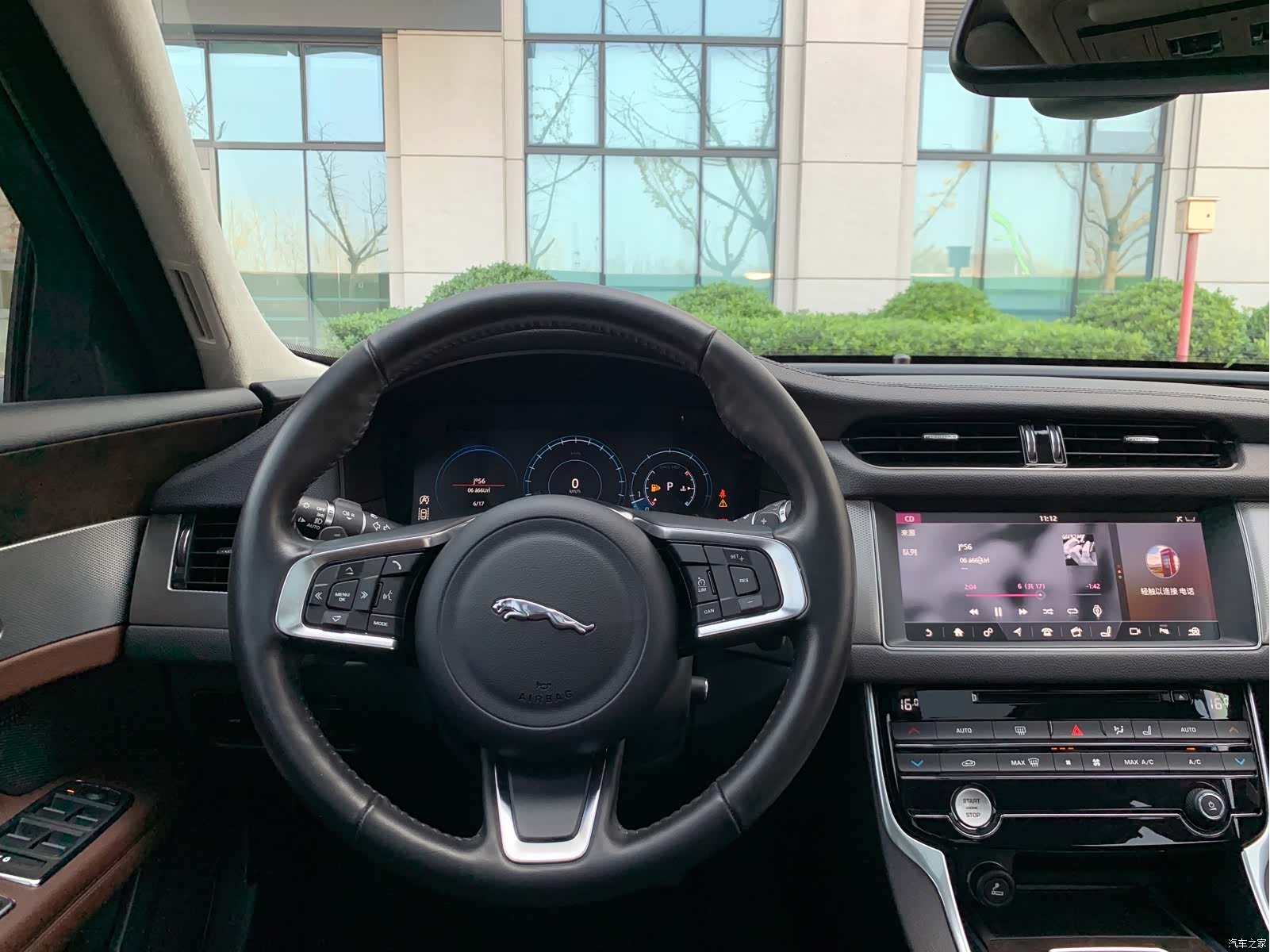 Land Rover XFL, 2018 17