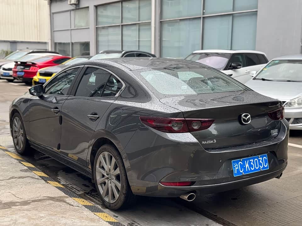 Mazda 3 Angkesaila
