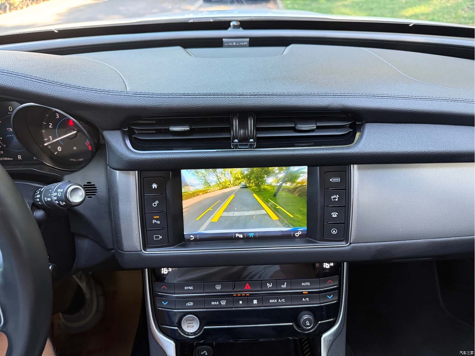 Jaguar XF, 2019 28