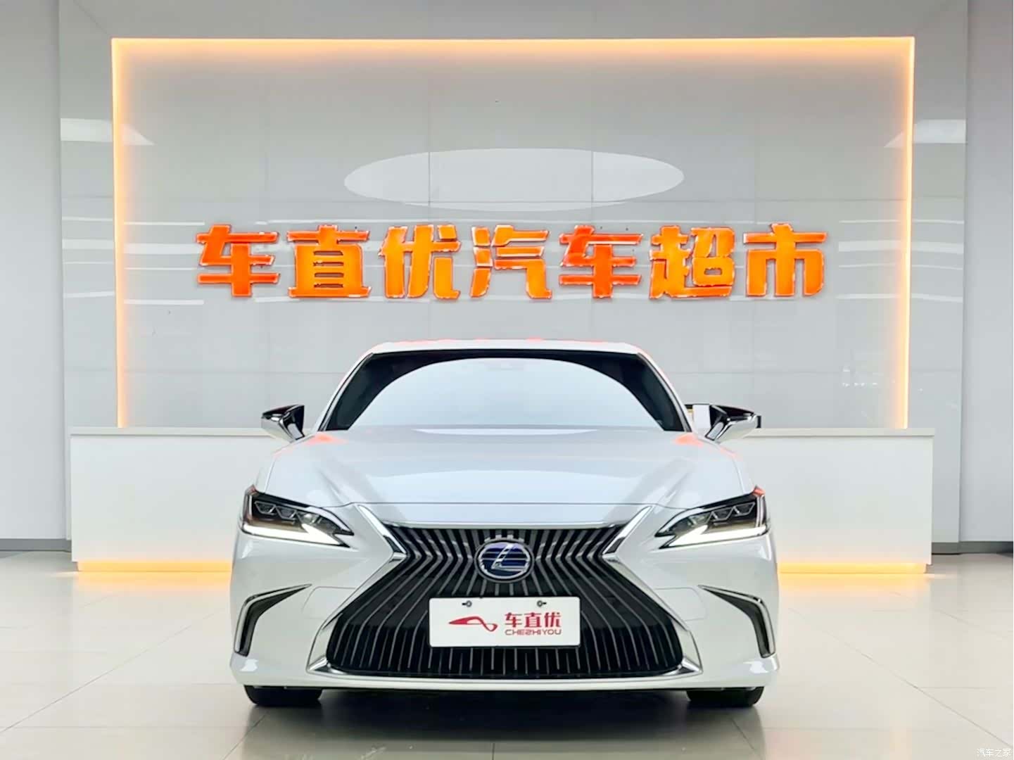 Lexus ES, 2021 3