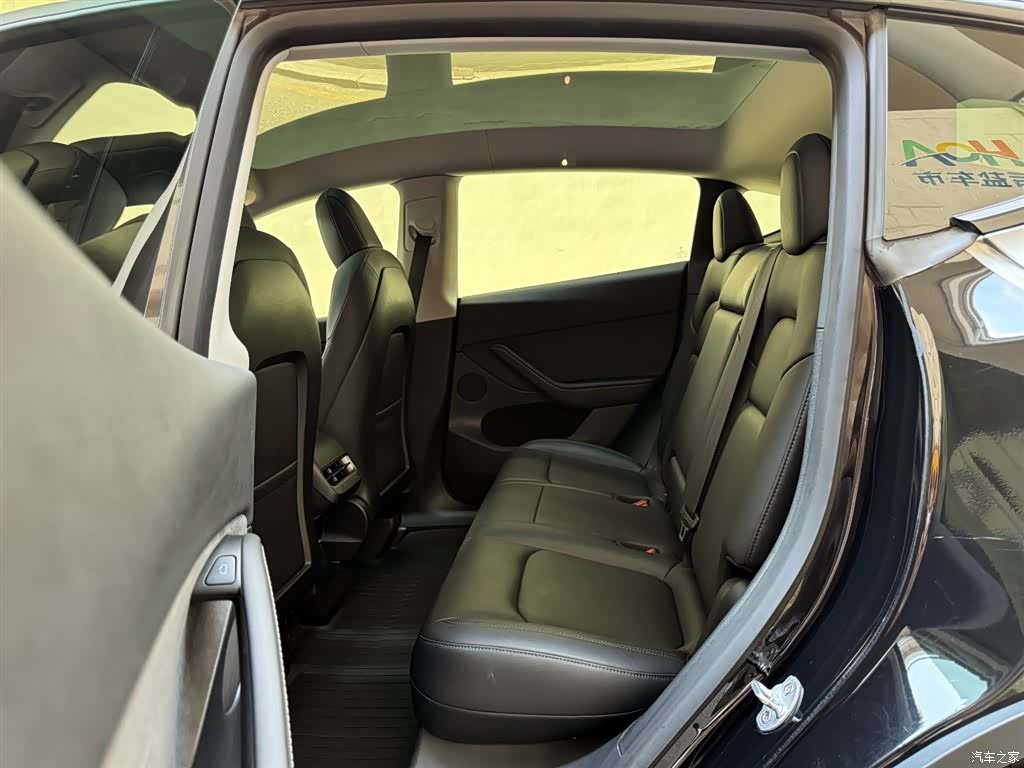 Tesla Model Y, 2022 10