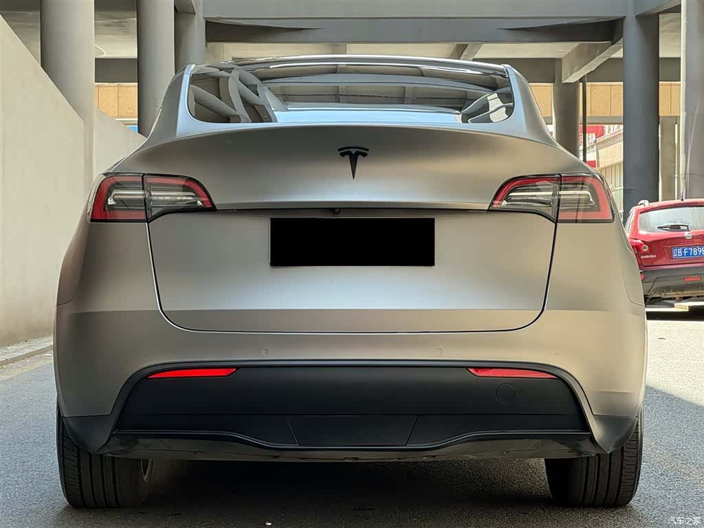 Tesla Model Y, 2022 4