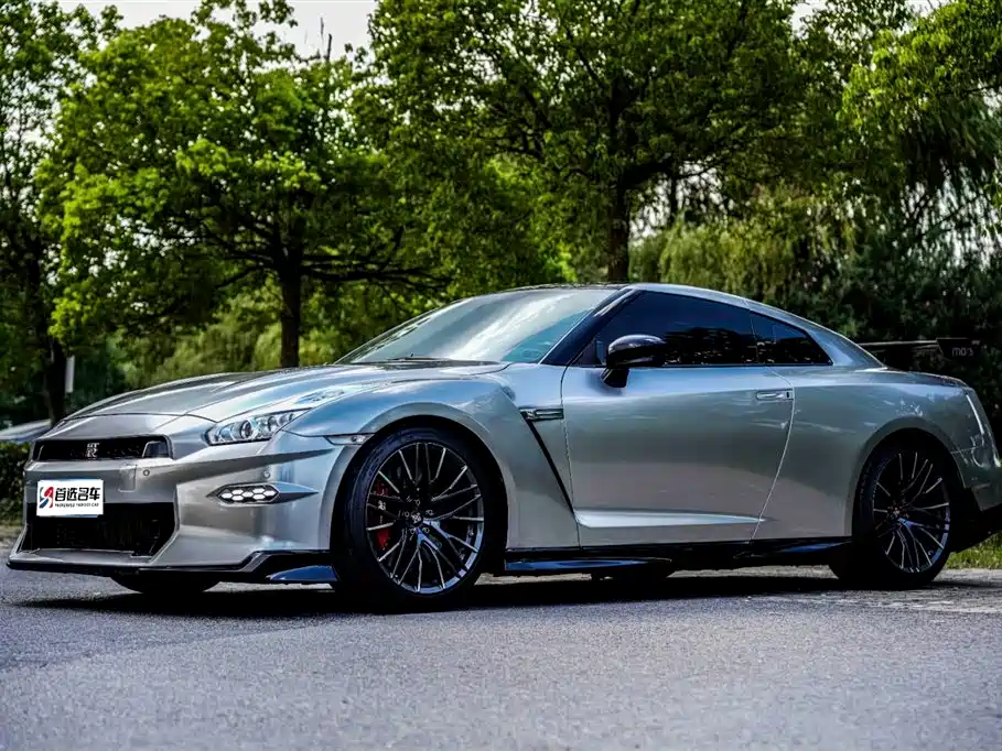 Nissan GT-R
