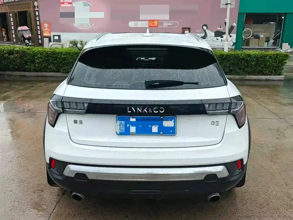 Lynk & Co 02