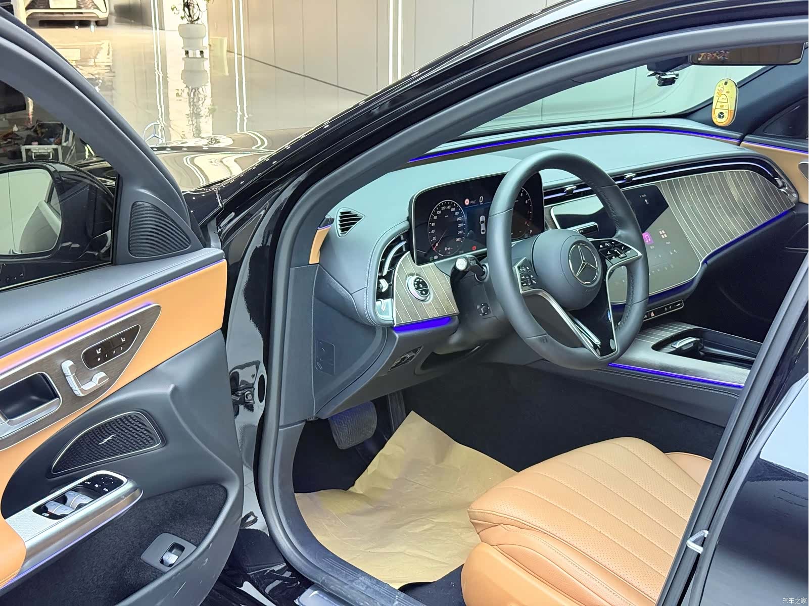 Mercedes-Benz E-Class, 2024 4