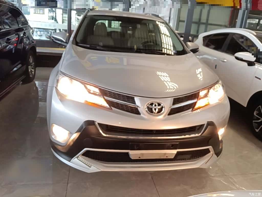 Toyota RAV4, 2014 3