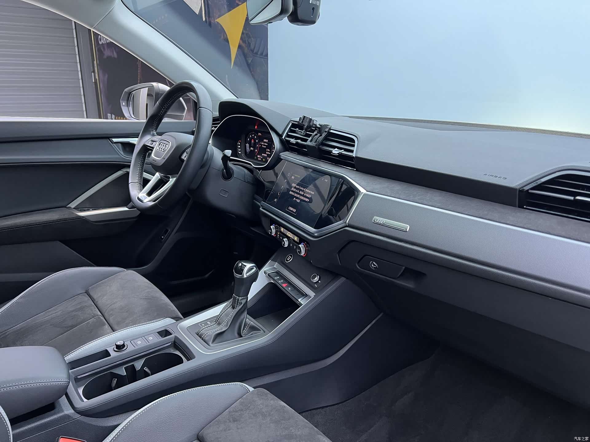 Audi Q3, 2022 6