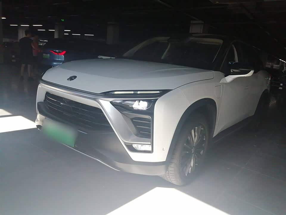 NIO ES8
