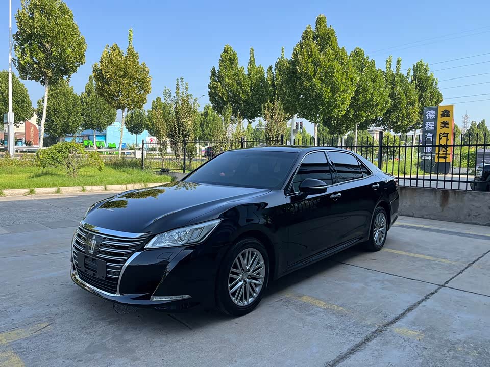 Toyota crown