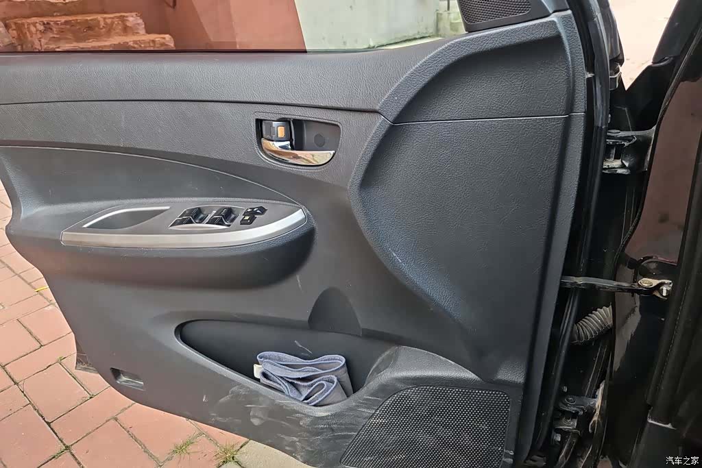 BYD L3, 2015 7