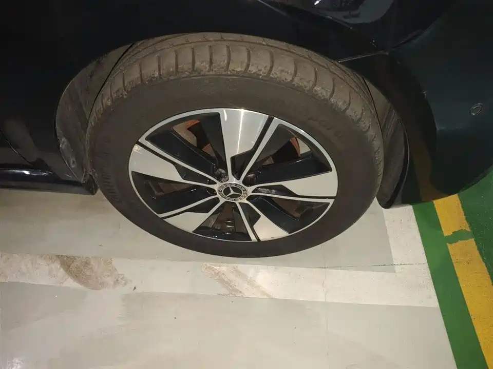 Mercedes-Benz V-class