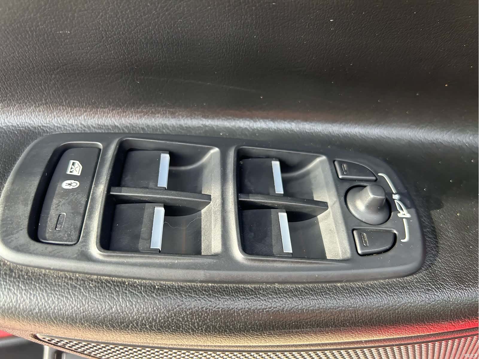 Jaguar XE, 2016 32
