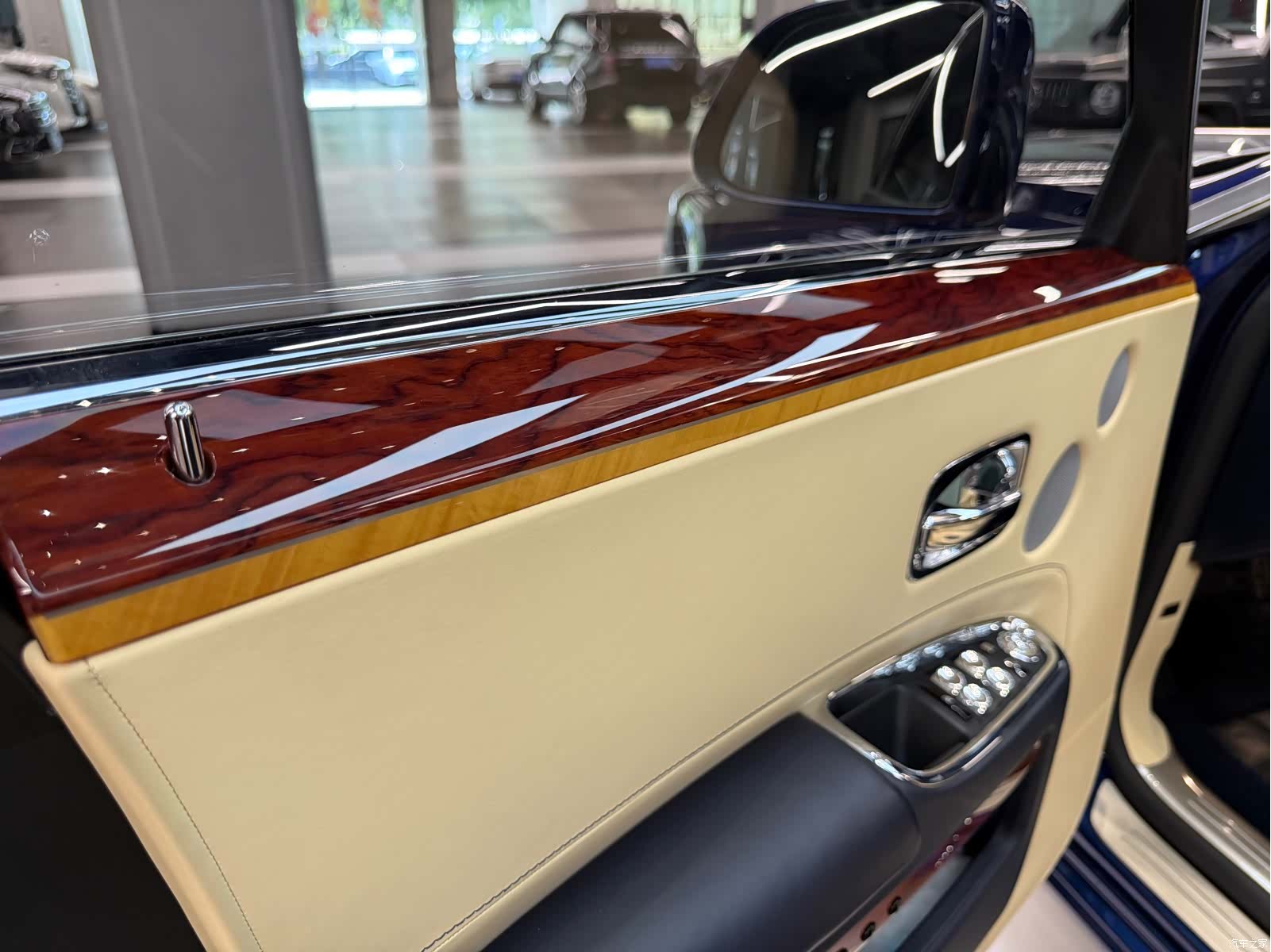 Rolls-Royce Ghost, 2016 23