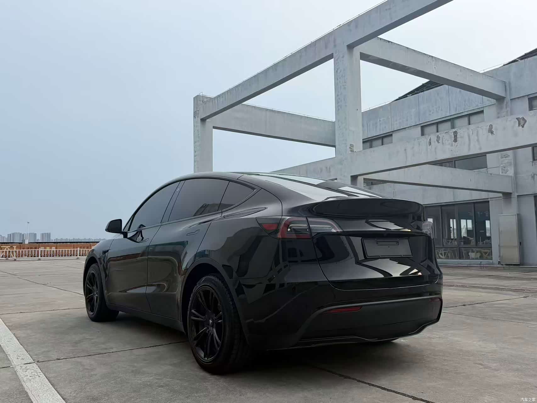 Tesla Model Y, 2023 7