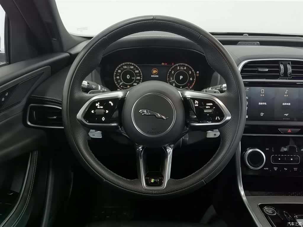 Land Rover XEL, 2023 11