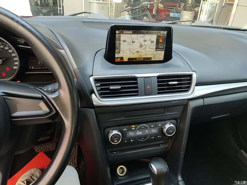 Mazda Mazda3, 2017 9