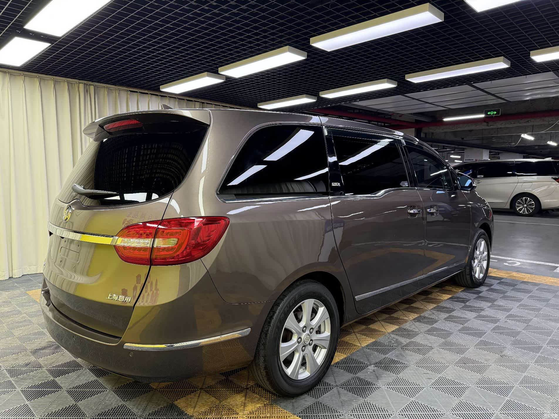 Buick GL8, 2015 9
