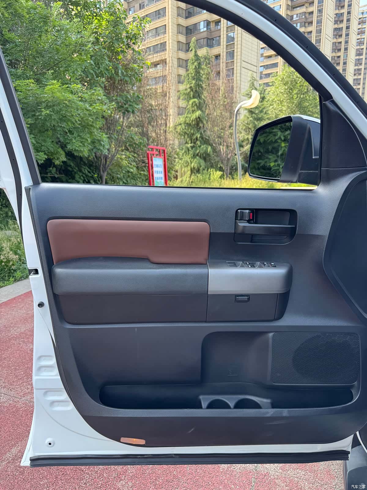 Toyota Sequoia, 2016 28