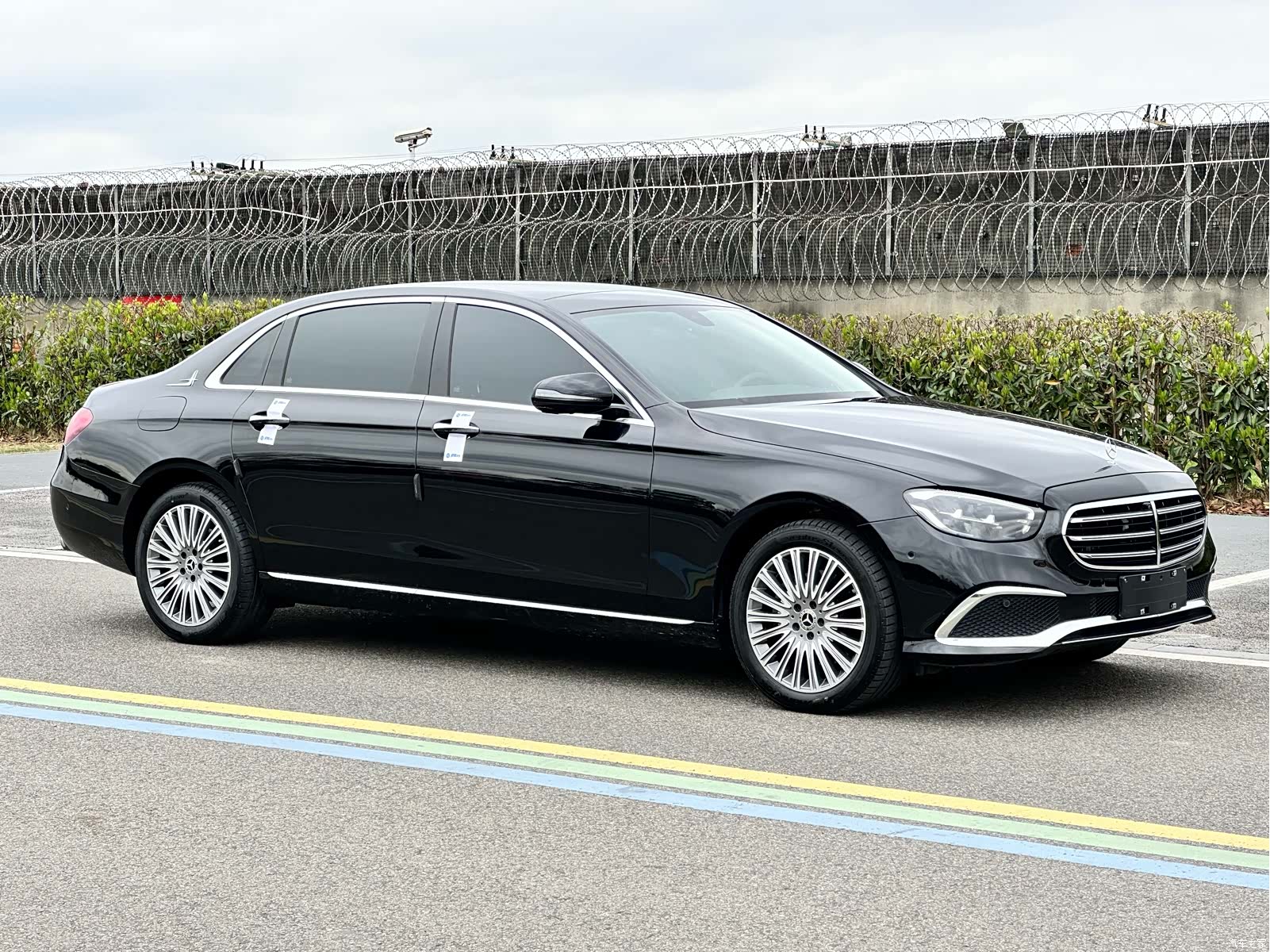Mercedes-Benz E-Class, 2023 3