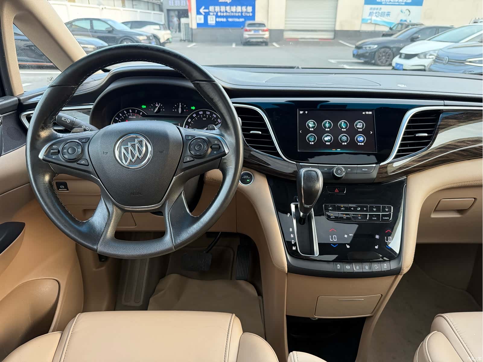 Buick GL8, 2017 6