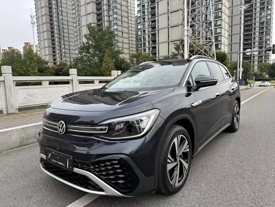 Volkswagen ID.6 CROZZ