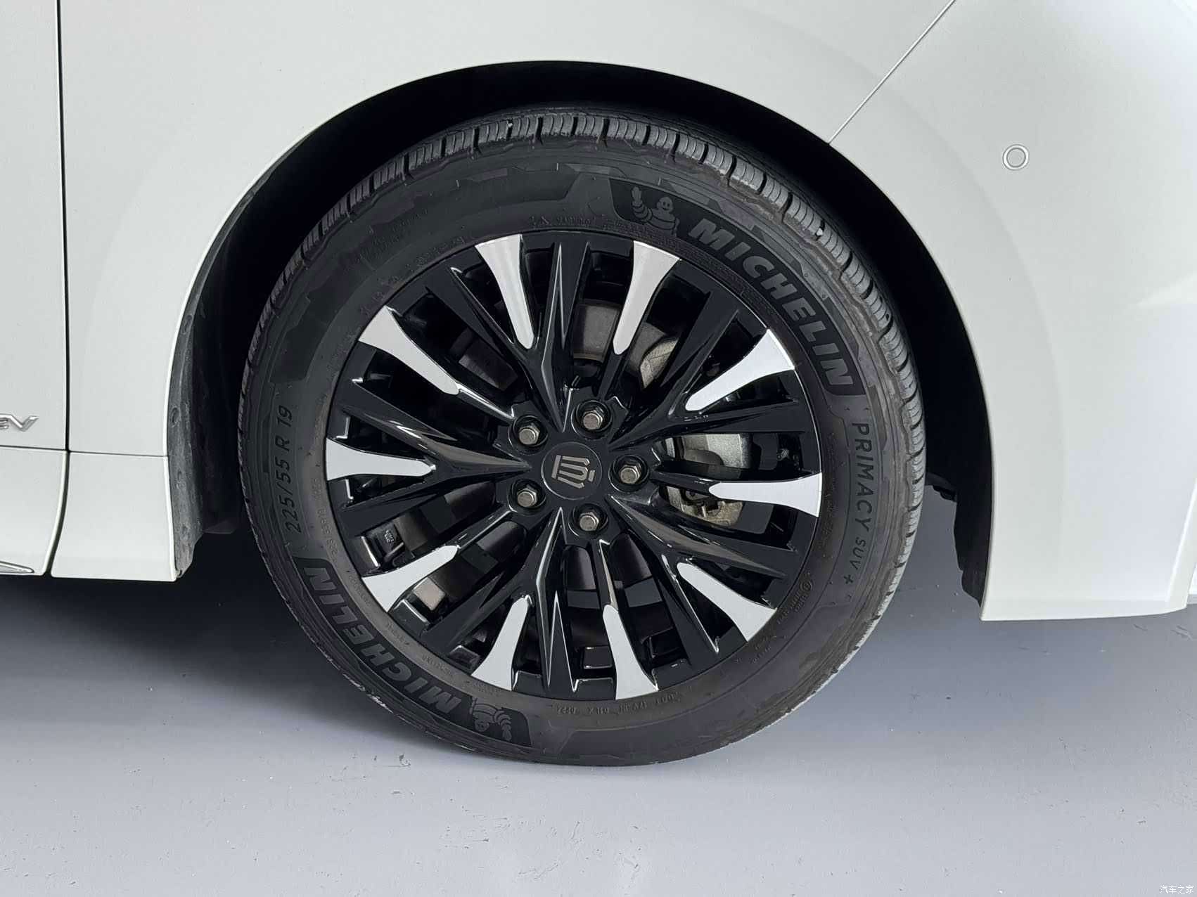 Toyota Alphard, 2024 7